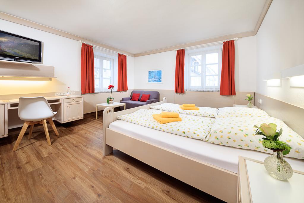Hotel Garni Zur Laute 민델하임 외부 사진